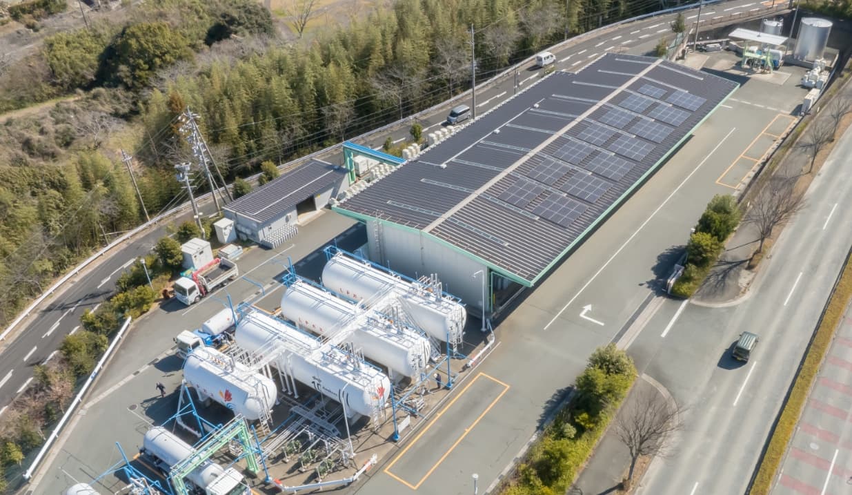 太陽光モジュール（長洲産業株式会社製 144枚 35.4kw）